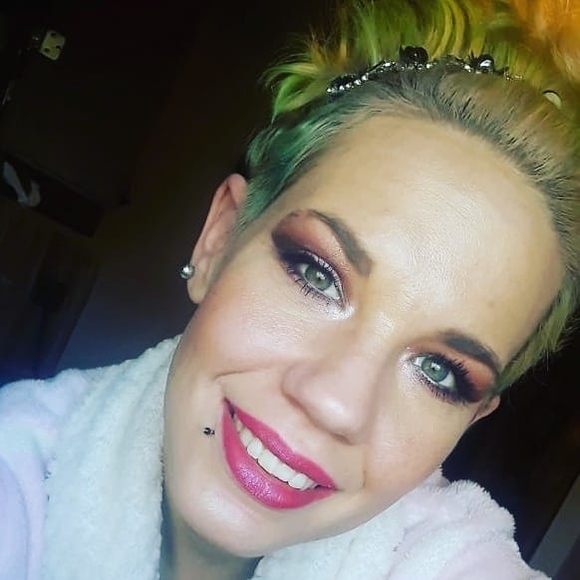 Meet your Posher, Sheyla - Picture 1 of 1